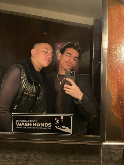 Watch Online Lover's leaked NSFW photo on TwXstars