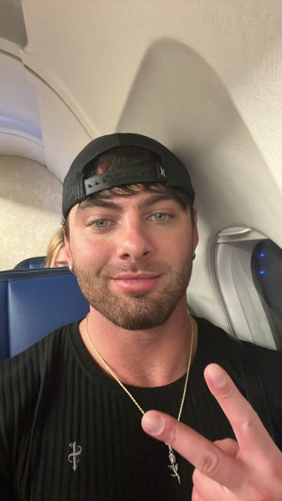 Watch Angelo Rosa's leaked NSFW photo on TwXstars