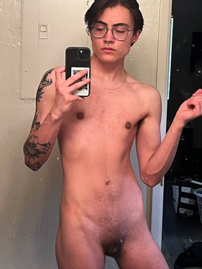Watch Joey Michaels's leaked NSFW photo on TwXstars