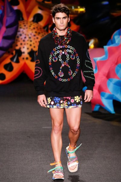 Watch Charlie Matthews's leaked NSFW photo on TwXstars