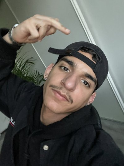 Watch Online Lover's leaked NSFW photo on TwXstars