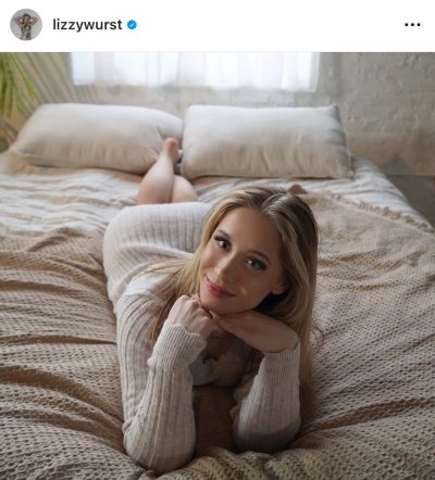 Watch LizzyWurst's leaked NSFW photo on TwXstars