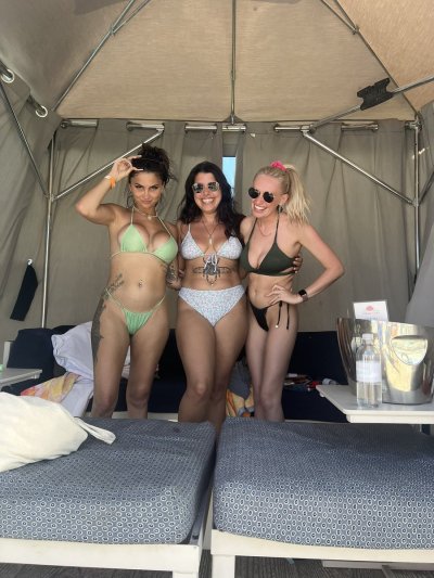 Watch KAYBOOZ's leaked NSFW photo on TwXstars