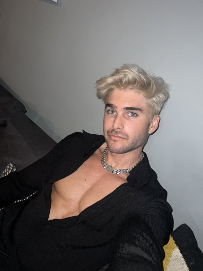 Watch Charlie Matthews's leaked NSFW photo on TwXstars