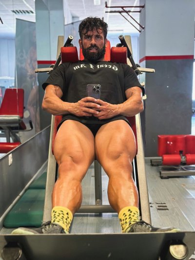 Watch Ptj_trainer's leaked NSFW photo on TwXstars