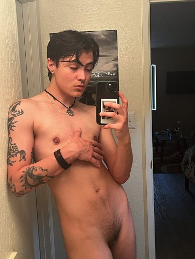 Watch Joey Michaels's leaked NSFW photo on TwXstars