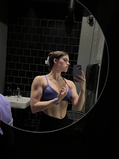 Watch Adeline Frost ✧'s leaked NSFW photo on TwXstars