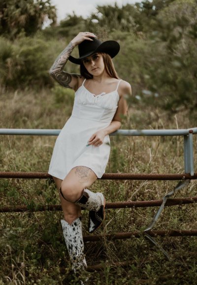 Watch Megan's leaked NSFW photo on TwXstars