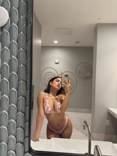 Watch Karina Paola's leaked NSFW photo on TwXstars