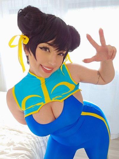 Watch Seri's leaked NSFW photo on TwXstars