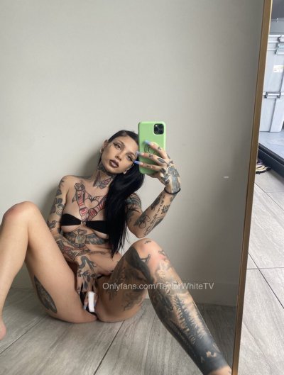 Watch TAYLOR WHITE's leaked NSFW photo on TwXstars