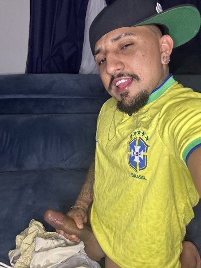 Watch Pistolinha's leaked NSFW photo on TwXstars