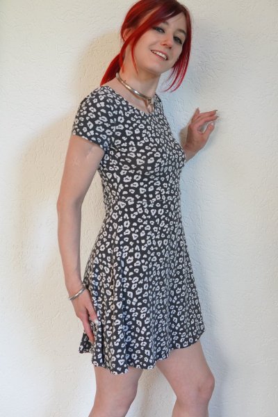 Watch Bitchmoni's leaked NSFW photo on TwXstars