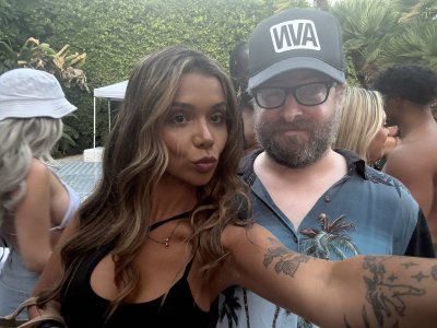 Watch Ava Amira's leaked NSFW photo on TwXstars