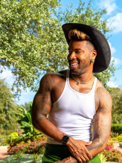 Watch your fave kuya 🇵🇭's leaked NSFW photo on TwXstars