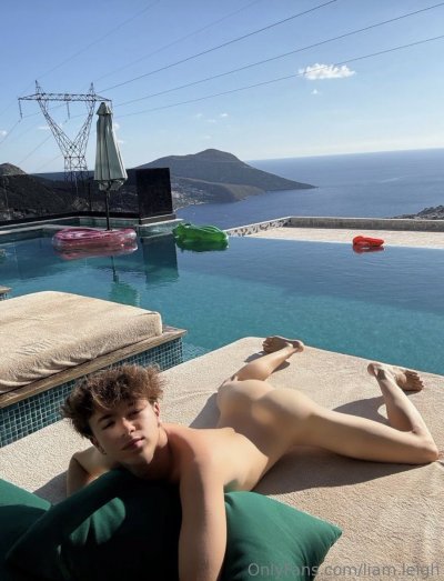 Watch LegalTwinkiie's leaked NSFW photo on TwXstars