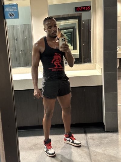 Watch Pheonix M. Fellington's leaked NSFW photo on TwXstars