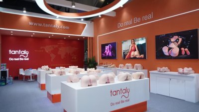 Watch Tantaly Global Official's leaked NSFW photo on TwXstars