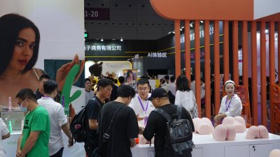 Watch Tantaly Global Official's leaked NSFW photo on TwXstars