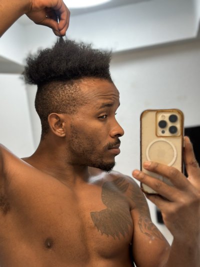 Watch Pheonix M. Fellington's leaked NSFW photo on TwXstars