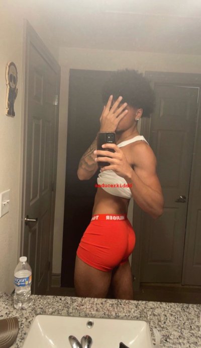 Watch YUNGIN 🔞😈's leaked NSFW photo on TwXstars