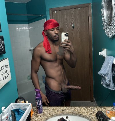 Watch Pheonix M. Fellington's leaked NSFW photo on TwXstars