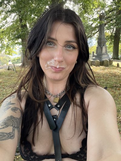 Watch LunaHillX's leaked NSFW photo on TwXstars