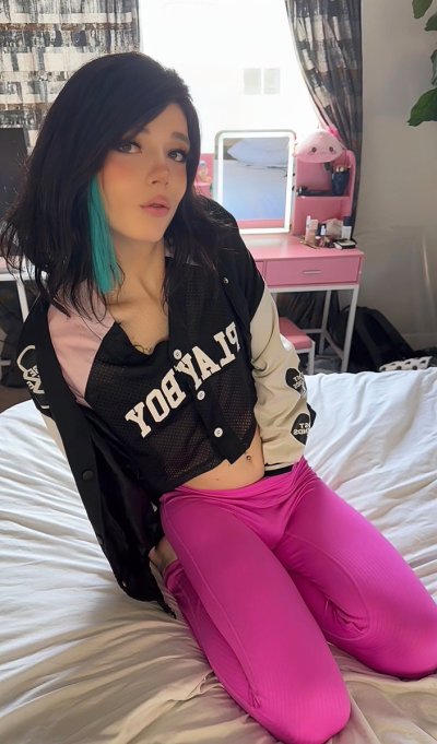 Watch Puppy Girl's leaked NSFW photo on TwXstars