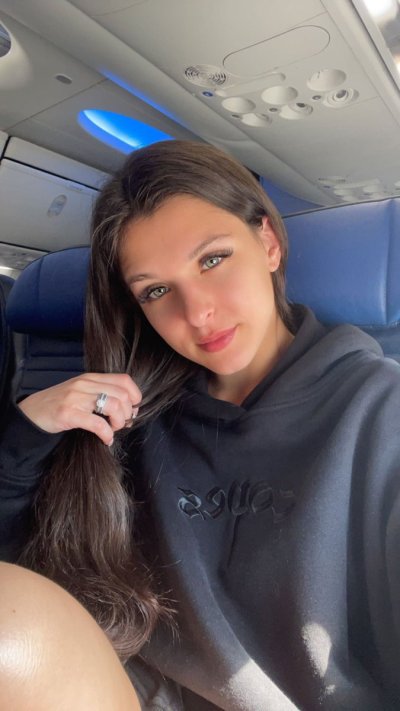 Watch Leah Gotti's leaked NSFW photo on TwXstars