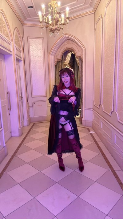 Watch Cathy's leaked NSFW photo on TwXstars