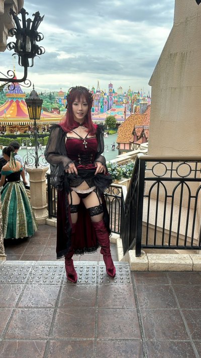 Watch Cathy's leaked NSFW photo on TwXstars