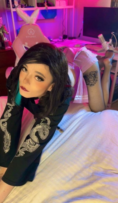 Watch Puppy Girl's leaked NSFW photo on TwXstars