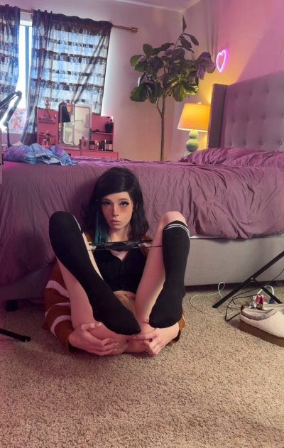 Watch Puppy Girl's leaked NSFW photo on TwXstars