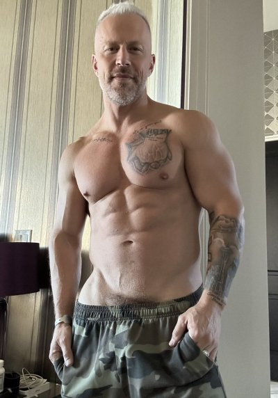 Watch Scott Blokker's leaked NSFW photo on TwXstars