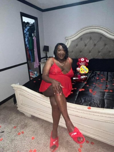 Watch Nurse C. 😷's leaked NSFW photo on TwXstars