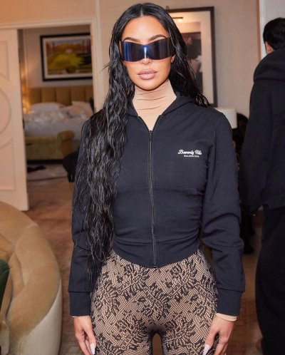 Watch Kim Kardashian's leaked NSFW photo on TwXstars