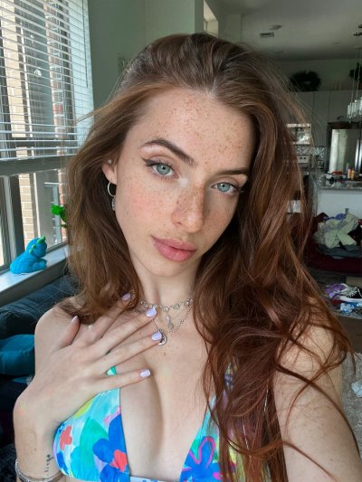 Watch Lynn🦋's leaked NSFW photo on TwXstars