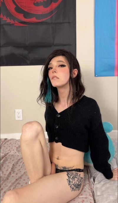 Watch Puppy Girl's leaked NSFW photo on TwXstars