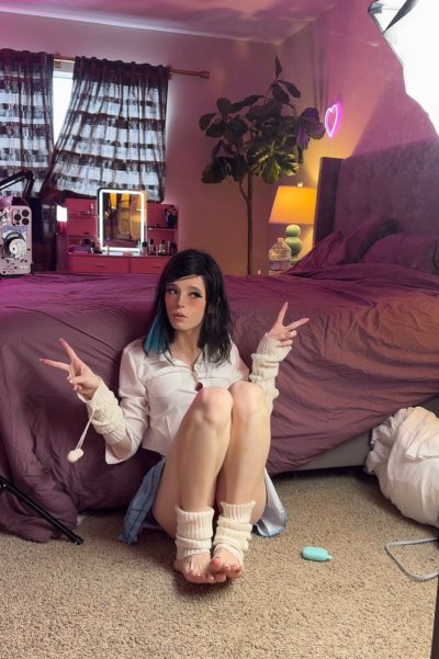 Watch Puppy Girl's leaked NSFW photo on TwXstars