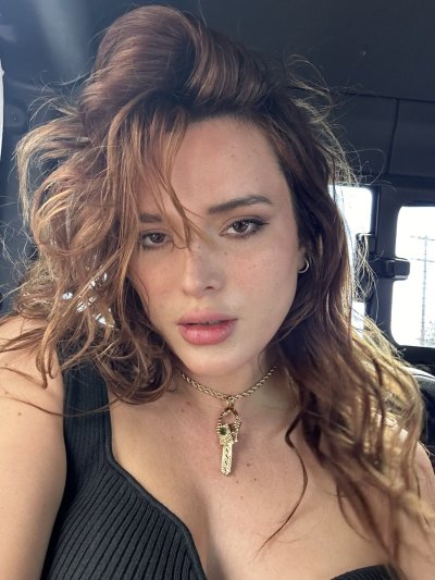 Watch BITCHIMBELLATHORNE's leaked NSFW photo on TwXstars