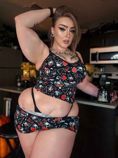 Watch 🦇 𝖑𝖎𝖈𝖍𝖑𝖎𝖓𝖌𝖘 | OF 🖤💋's leaked NSFW photo on TwXstars