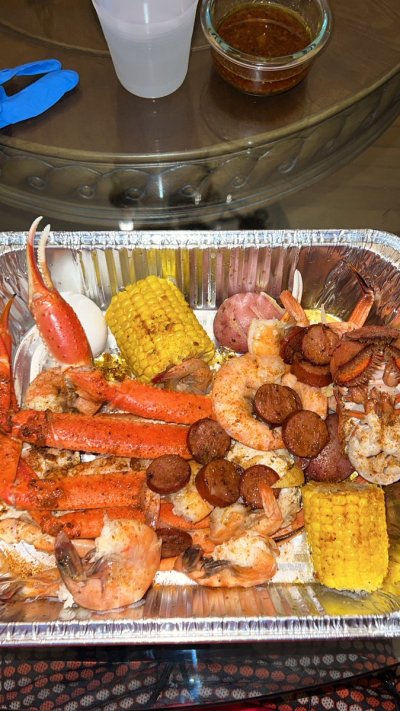 Watch Tarek Ali Ellis's leaked NSFW photo on TwXstars