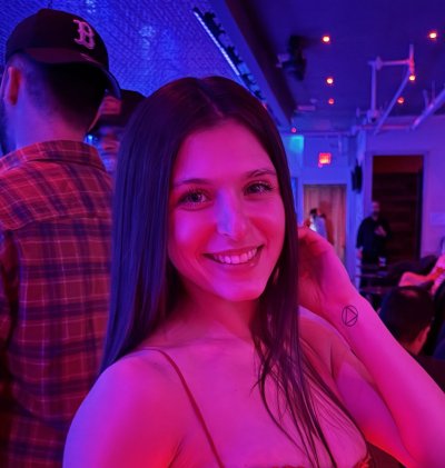 Watch Leah Gotti's leaked NSFW photo on TwXstars