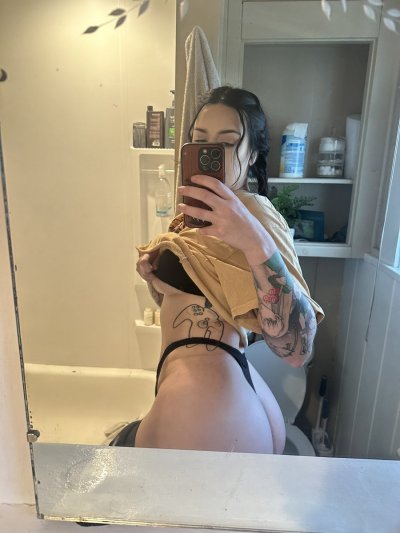 Watch Hannah Hedon's leaked NSFW photo on TwXstars