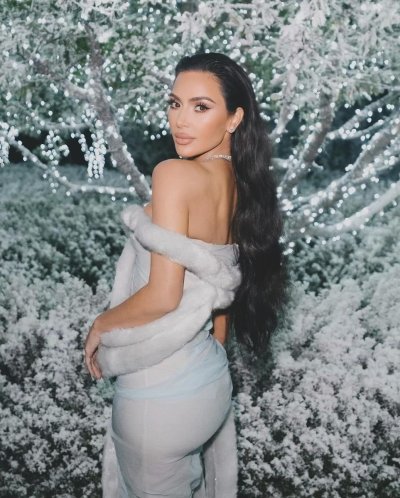 Watch Kim Kardashian's leaked NSFW photo on TwXstars