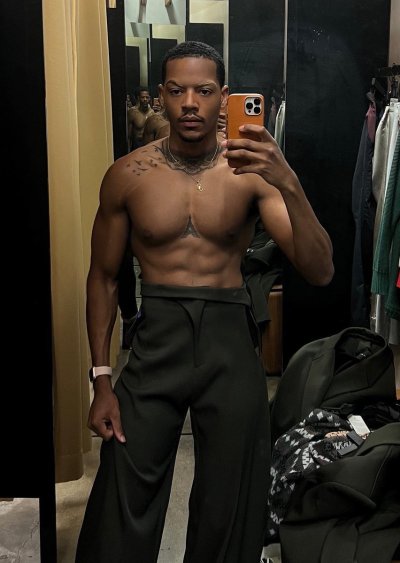 Watch Tarek Ali Ellis's leaked NSFW photo on TwXstars