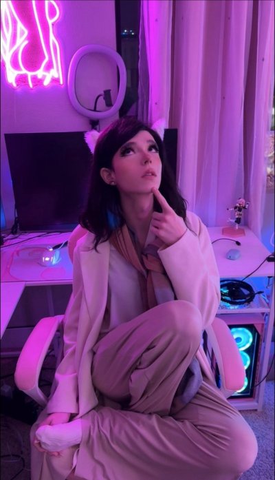 Watch Puppy Girl's leaked NSFW photo on TwXstars