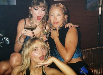 Watch emily 🩷🧡🩵💜's leaked NSFW photo on TwXstars