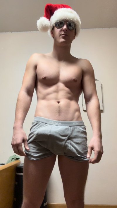 Watch Loganwallcb (18+)'s leaked NSFW photo on TwXstars