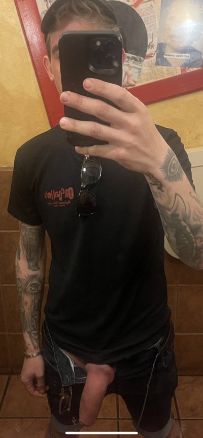 Watch Hungster's leaked NSFW photo on TwXstars